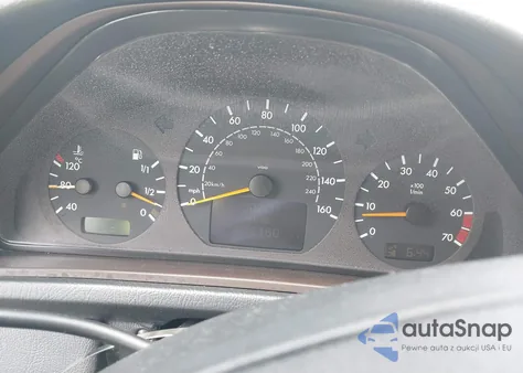 2002 Mercedes-Benz Clk 320 из США, поврежденный, VIN WDBLJ65G62T119531